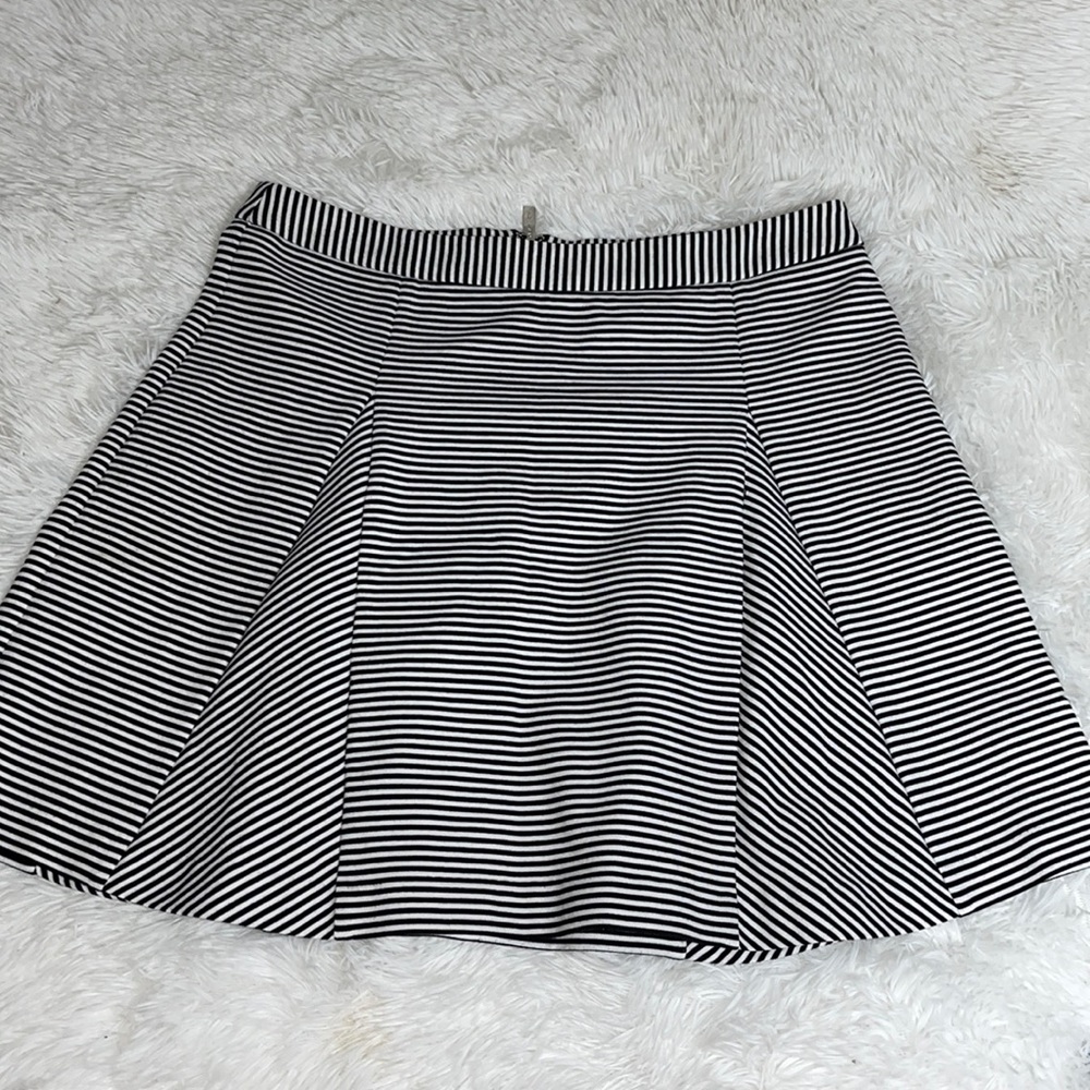 Michael kors black & white striped a line skirt 6